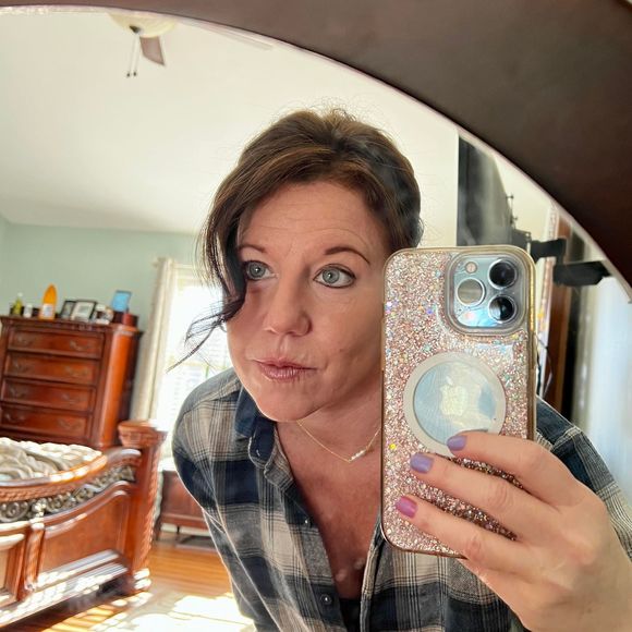 Meet your Posher, Hixsy - Picture 1 of 1